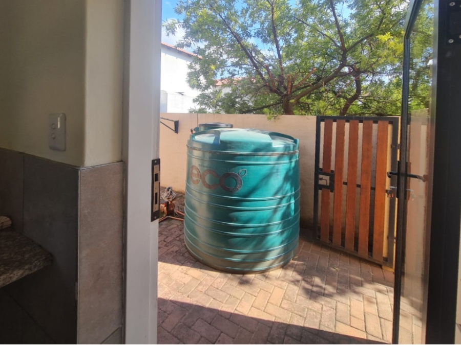 To Let 4 Bedroom Property for Rent in Melodie North West